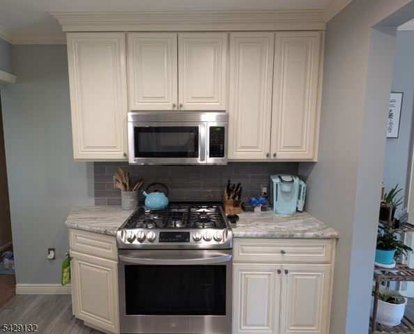 19 Kathryn St, Clark Twp., NJ 07066
