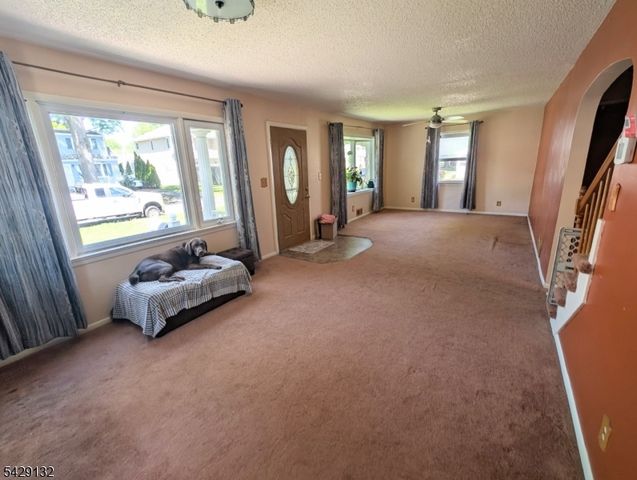 19 Kathryn St, Clark Twp., NJ 07066