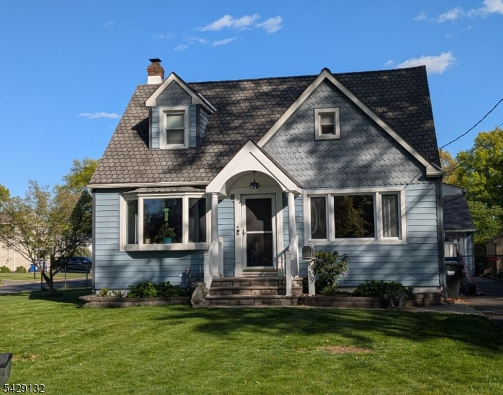 19 Kathryn St, Clark Twp., NJ 07066