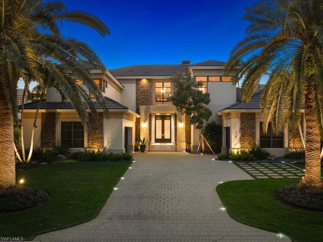 319 Devils Bight, Naples, FL 34103