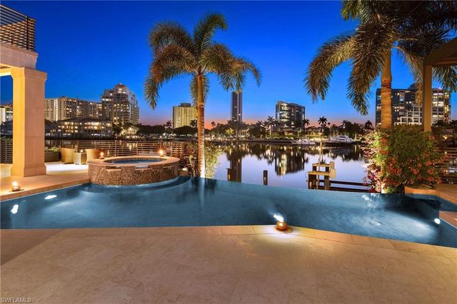 319 Devils Bight, Naples, FL 34103