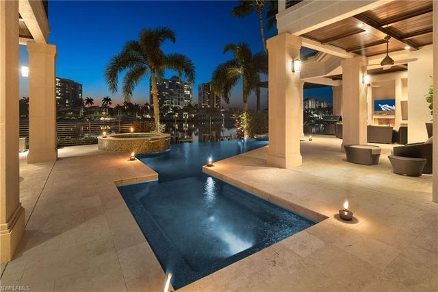 319 Devils Bight, Naples, FL 34103