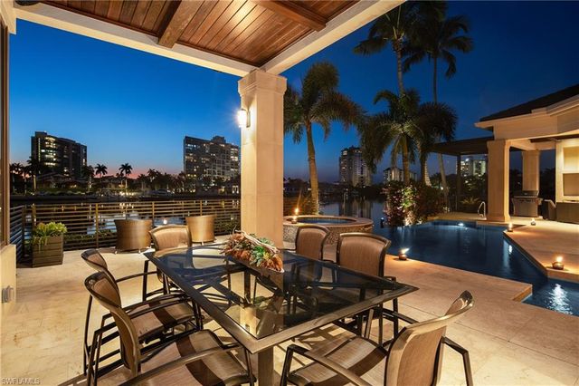 319 Devils Bight, Naples, FL 34103