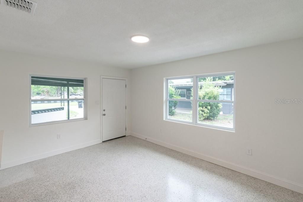 Image 8 of property listing at 1618 INDIANA AVENUE, Winter Park, FL 32789