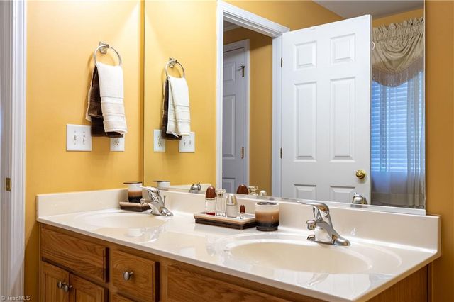 3809 Parkway Vista Road, Greensboro, NC 27409