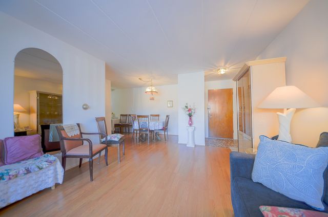 2521 Thatcher Avenue 2D, River Grove, IL 60171