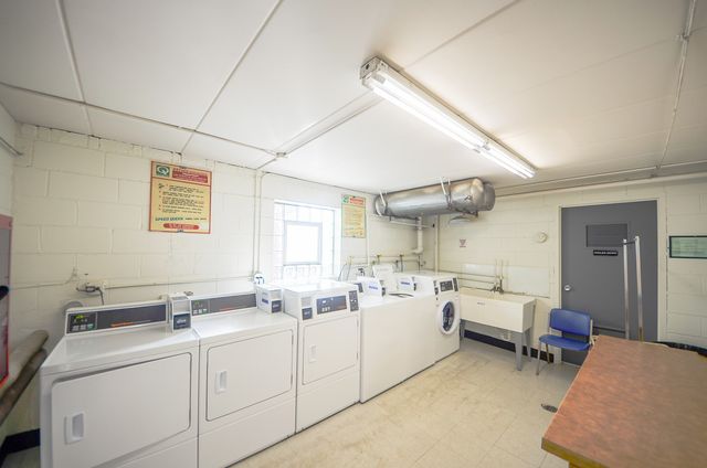 2521 Thatcher Avenue 2D, River Grove, IL 60171