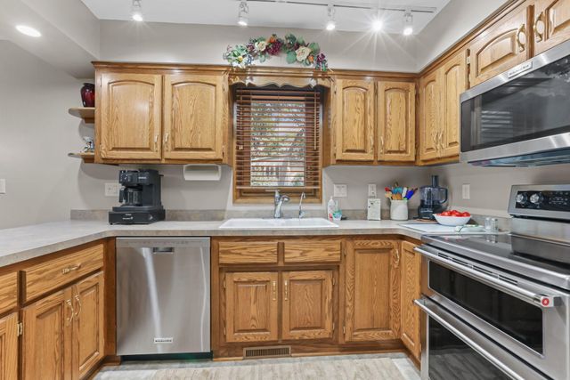 1113 106th Avenue NE, Blaine, MN 55434