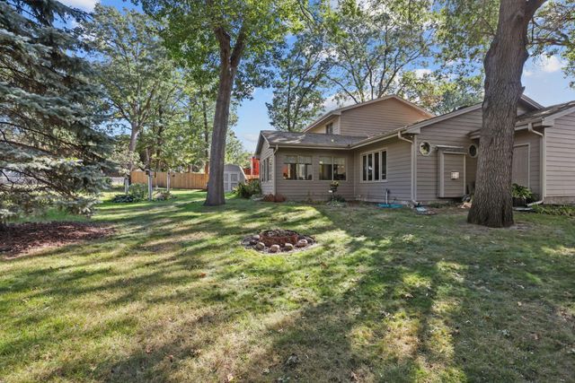1113 106th Avenue NE, Blaine, MN 55434