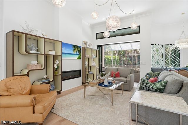 9833 Clear Lake CIR, Naples, FL 34109