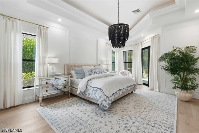 9833 Clear Lake CIR, Naples, FL 34109