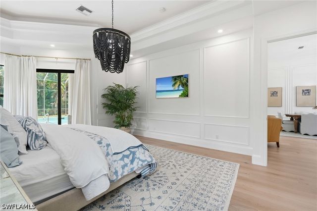 9833 Clear Lake CIR, Naples, FL 34109