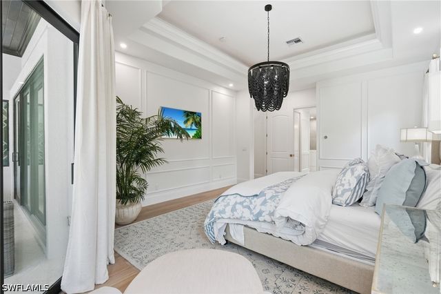 9833 Clear Lake CIR, Naples, FL 34109