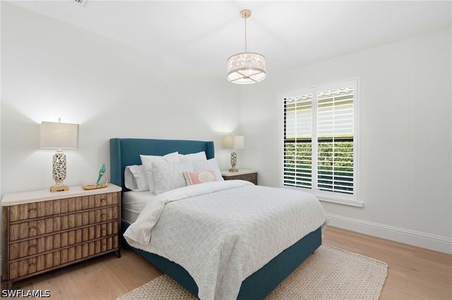 9833 Clear Lake CIR, Naples, FL 34109