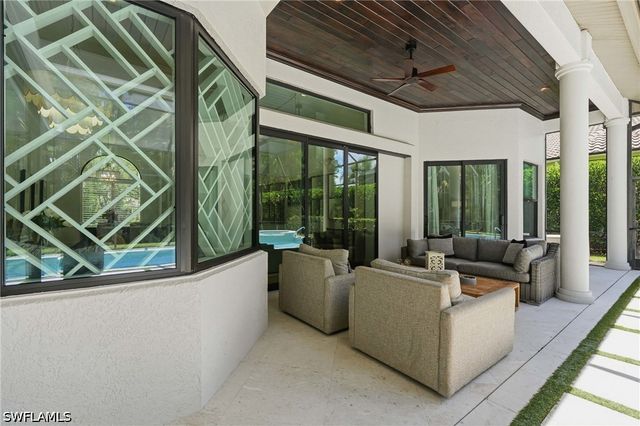 9833 Clear Lake CIR, Naples, FL 34109