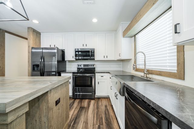 7032 FM 751, Wills Point, TX 75169