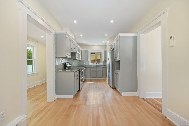 366 Suburban Avenue, Fairfield, CT 06825