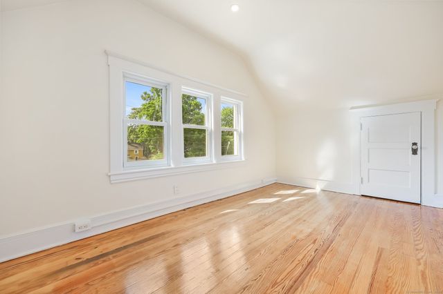 366 Suburban Avenue, Fairfield, CT 06825