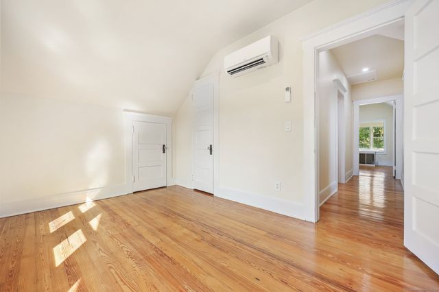 366 Suburban Avenue, Fairfield, CT 06825