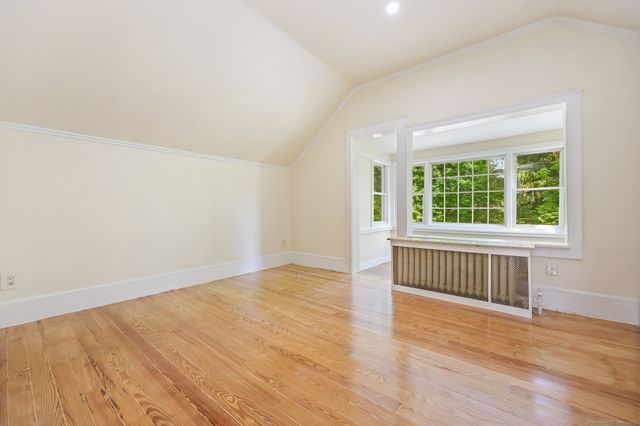 366 Suburban Avenue, Fairfield, CT 06825