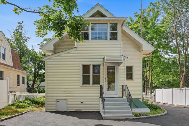 366 Suburban Avenue, Fairfield, CT 06825