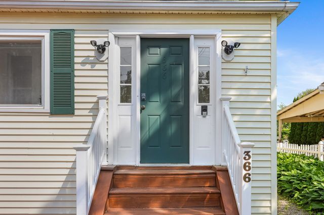 366 Suburban Avenue, Fairfield, CT 06825