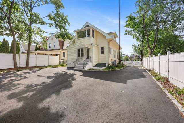 366 Suburban Avenue, Fairfield, CT 06825