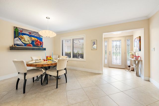 28 Marlwood Lane, Palm Beach Gardens, FL 33418
