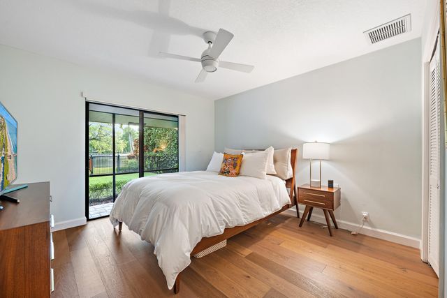 28 Marlwood Lane, Palm Beach Gardens, FL 33418