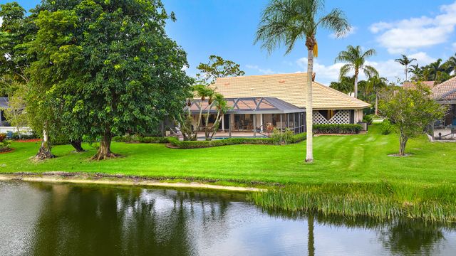 28 Marlwood Lane, Palm Beach Gardens, FL 33418