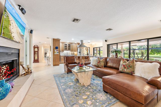 28 Marlwood Lane, Palm Beach Gardens, FL 33418
