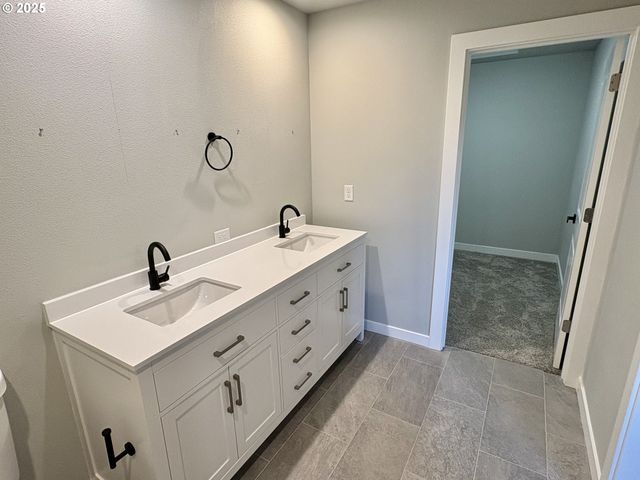 2443 26TH Ave, Forest Grove, OR 97116