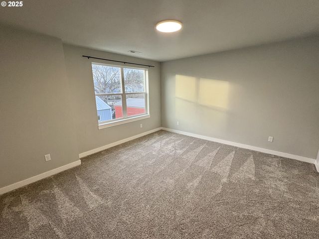 2443 26TH Ave, Forest Grove, OR 97116