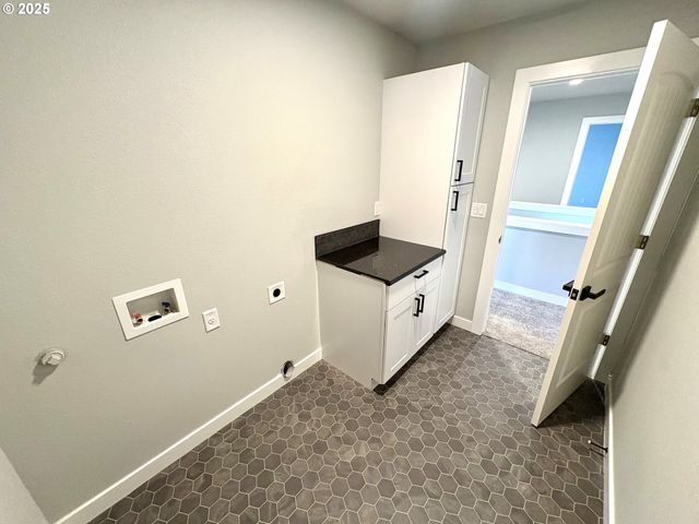 2443 26TH Ave, Forest Grove, OR 97116