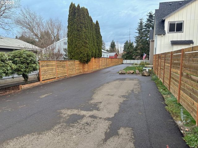 2443 26TH Ave, Forest Grove, OR 97116