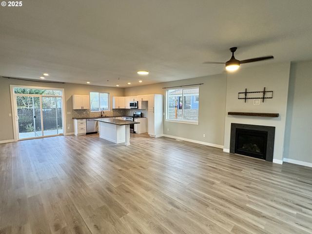 2443 26TH Ave, Forest Grove, OR 97116