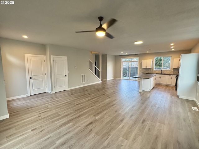 2443 26TH Ave, Forest Grove, OR 97116