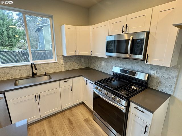 2443 26TH Ave, Forest Grove, OR 97116