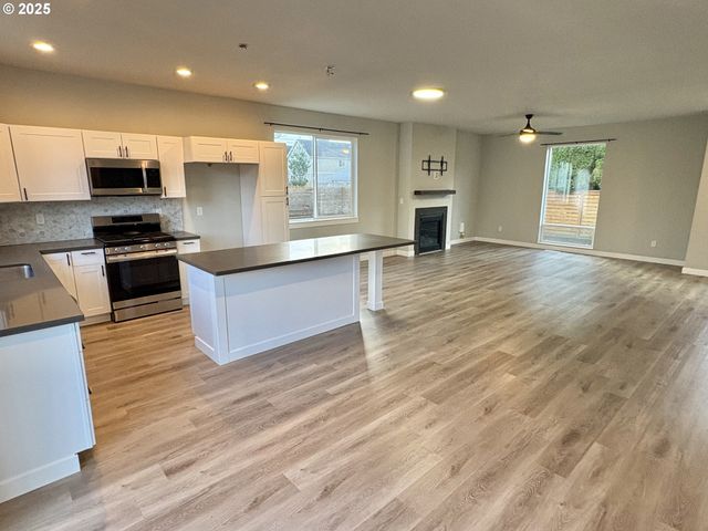 2443 26TH Ave, Forest Grove, OR 97116