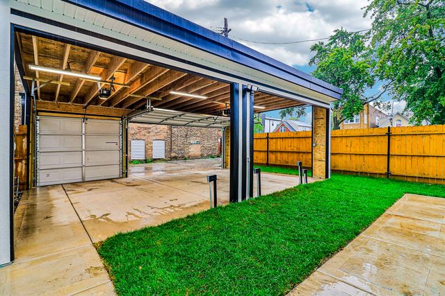 3804 W Ohio Street, Chicago, IL 60624