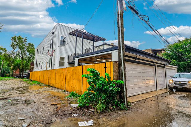 3804 W Ohio Street, Chicago, IL 60624