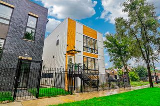 3804 W Ohio Street, Chicago, IL 60624