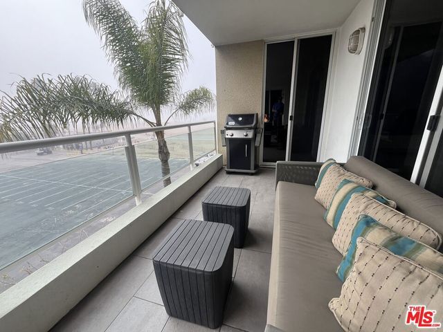 723 Palisades Beach Road 211, Santa Monica, CA 90402