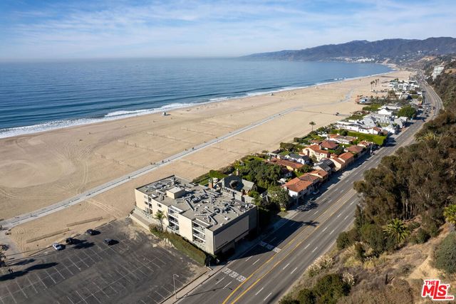 723 Palisades Beach Road 211, Santa Monica, CA 90402