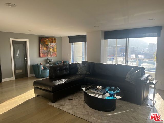 723 Palisades Beach Road 211, Santa Monica, CA 90402