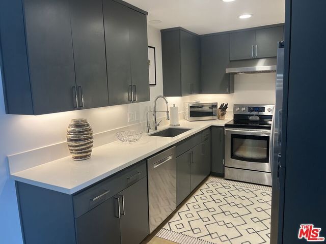 723 Palisades Beach Road 211, Santa Monica, CA 90402