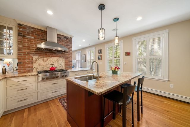 51 Chestnut Street, Boston, MA 02129