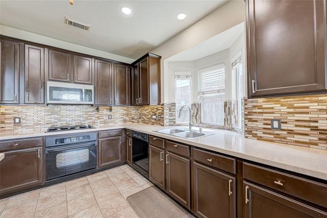11205 Sunlit Bay Drive, Pearland, TX 77584