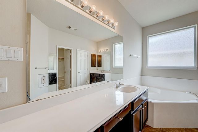 11205 Sunlit Bay Drive, Pearland, TX 77584