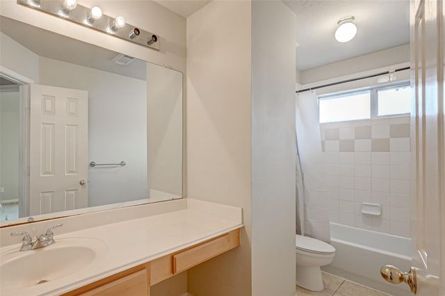 11205 Sunlit Bay Drive, Pearland, TX 77584